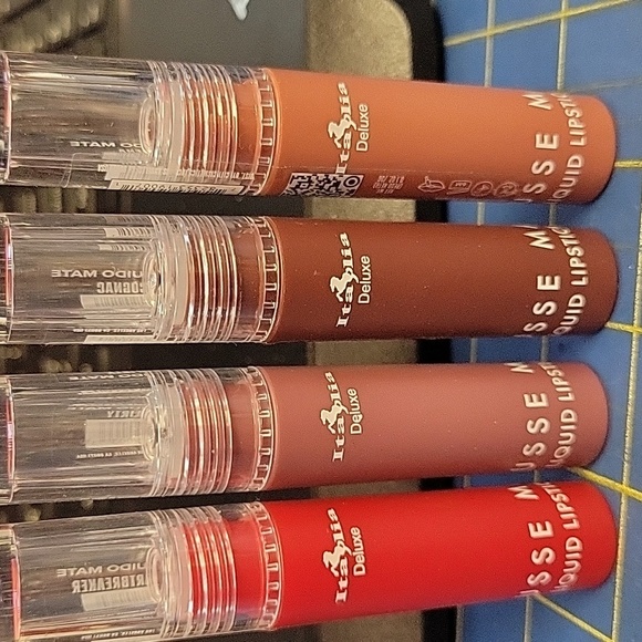 Italia Deluxe Mousse Matte Liquid Lipsticks Set of 4 - Picture 1 of 2